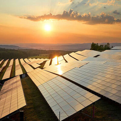 Repsol y Telefónica aunarán fuerzas en una nueva empresa dedicada a la energía solar